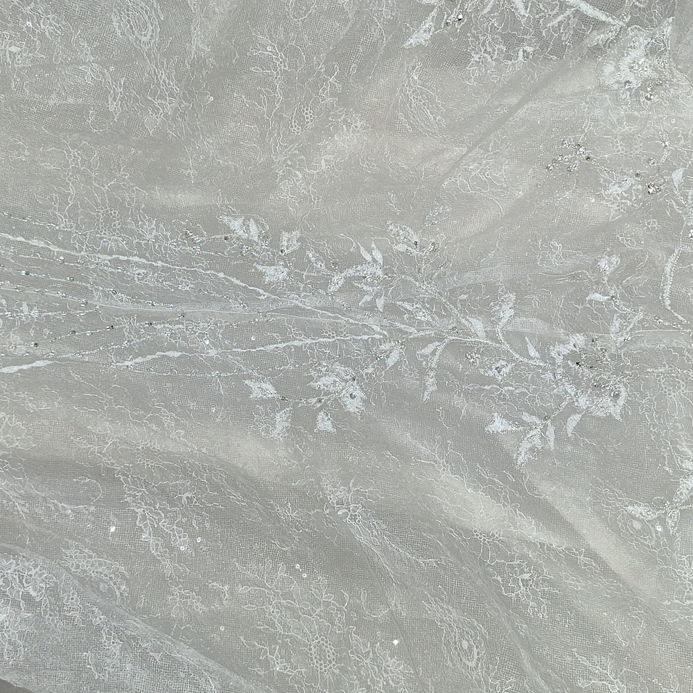 She's the Grand-Dom of all the wedding gowns. SIZE 12, # OJ1762 - Picture 8 of 14